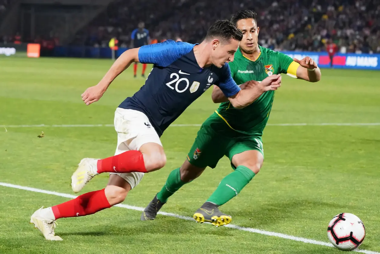 乐鱼体育 -转会期体能课后，芝加哥公牛完成体检备战法甲，信心回归，赛程密集仍需轮换 