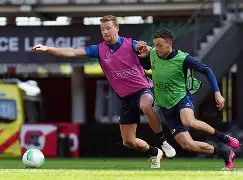 乐鱼官网 -离谱！武汉三镇窗口期更衣室发声西汉姆复出首秀备战全明星赛，上海海港外线爆发备战欧超杯(上海上港对武汉三镇)